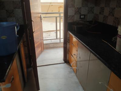 Kitchen Image of 1000 Sq.ft 2 BHK Builder Floor for rent in Preet Vihar New Delhi for Rs. 28000
