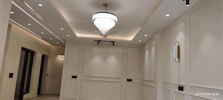 Malviya Nagar Main Image 1