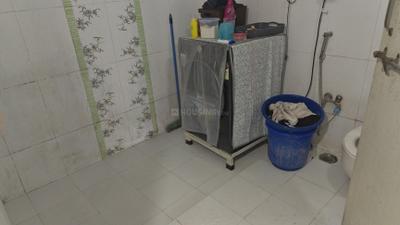 Bathroom Image of 650 Sq.ft 1 BHK Apartment / Flat for rent in Koregaon Park Pune for Rs. 30000