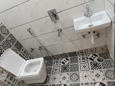 Image of 630 Sq.ft 2 BHK Builder Floor for rent in Dwarka Mor, New Delhi for Rs. 15500