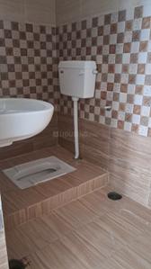 Bathroom Image of 900 Sq.ft 2 BHK Builder Floor for rent in Family Property, Kareli Allahabad for Rs. 10000