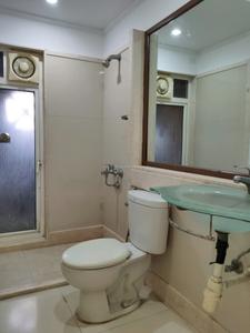 Common Bathroom Image of 1225 Sq.ft 2.5 BHK Apartment / Flat for sale in Uma Sparta, Hiranandani Estate Thane for Rs. 15000000