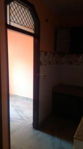 Kitchen Image of 500 Sq.ft 1 BHK Builder Floor for rent in Preet Vihar New Delhi for Rs. 15000