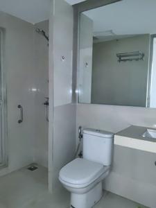 Common Bathroom Image of 630 Sq.ft 1 BHK Apartment / Flat for rent in Hiranandani Solitaire, Thane West Thane for Rs. 30000