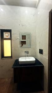 Bathroom Image of 1500 Sq.ft 2 BHK Builder Floor for rent in Jhalwa Allahabad for Rs. 15000