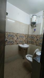 Bathroom Image of 1350 Sq.ft 3 BHK Apartment / Flat for rent in Jagatpura Jaipur for Rs. 26000