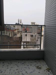 Bedroom One Image of 630 Sq.ft 2 BHK Builder Floor for sale in Mayur Vihar Phase 1 New Delhi for Rs. 8000000