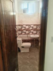 Bathroom Image of 1785 Sq.ft 4 BHK Apartment / Flat for sale in Manyawas Jaipur for Rs. 6800000