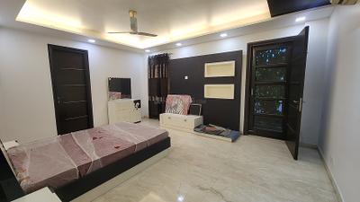 Bedroom Image of 5500 Sq.ft 6 BHK Duplex for sale in Punjabi Bagh New Delhi for Rs. 98000000
