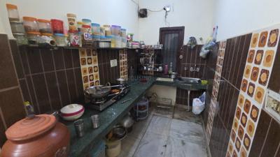 Kitchen Image of 900 Sq.ft 2 BHK Builder Floor for sale in Laxmi Nagar New Delhi for Rs. 5500000