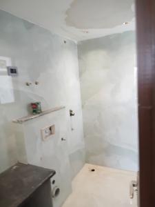 Bathroom Image of 1500 Sq.ft 3 BHK Apartment / Flat for sale in Vasant Kunj New Delhi for Rs. 17000000