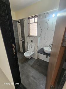 Bathroom Image of 650 Sq.ft 1 BHK Apartment / Flat for rent in Vertical Alcinia, Mohammed Wadi Pune for Rs. 15000