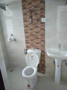 Bathroom Image of 980 Sq.ft 2 BHK Apartment / Flat for rent in Samridhi Grand Avenue, Noida Extension Greater Noida for Rs. 22000