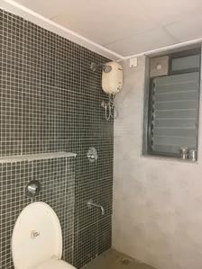 Common Bathroom Image of 910 Sq.ft 1.5 BHK Apartment / Flat for sale in Lodha CASA LAKESIDE, Palava Phase 2 Thane for Rs. 3990000