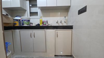 Kitchen Image of 650 Sq.ft 2 BHK Apartment / Flat for rent in Pitampura New Delhi for Rs. 25500