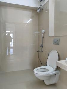 Common Bathroom Image of 920 Sq.ft 2 BHK Apartment / Flat for rent in Kasarvadavali Thane for Rs. 30000