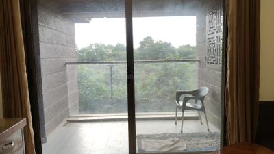 Image of 1050 Sq.ft 2 BHK Apartment / Flat for rent in Oxy Beaumonde, Viman Nagar, Pune for Rs. 72000