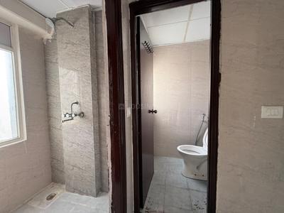 Bathroom Image of 585 Sq.ft 1 BHK Apartment / Flat for rent in Amrapali Dream Valley 2, Noida Extension Greater Noida for Rs. 16500
