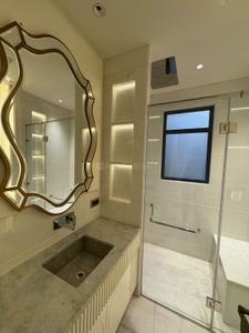 Bathroom Image of 5800 Sq.ft 6 BHK Duplex for sale in New Friends Colony New Delhi for Rs. 155000000