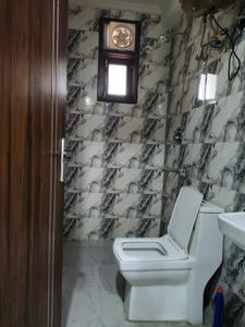 Common Bathroom Image of 600 Sq.ft 1 BHK Apartment / Flat for rent in Said-Ul-Ajaib New Delhi for Rs. 17000
