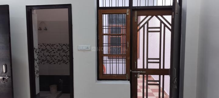 Vineet Khand 6, Gomti Nagar Bedroom 1