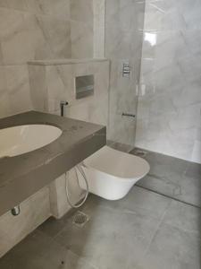 Common Bathroom Image of 1600 Sq.ft 3.5 BHK Apartment / Flat for sale in Lodha Bellagio, Powai Mumbai for Rs. 67500000
