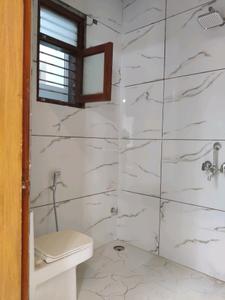 Common Bathroom Image of 1600 Sq.ft 3 BHK Apartment / Flat for sale in Lal Kuan Ghaziabad for Rs. 6565000