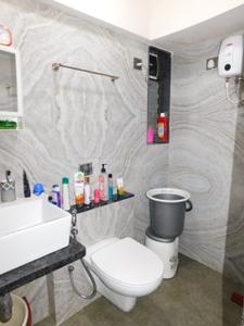 Bathroom Image of 800 Sq.ft 2 BHK Apartment / Flat for sale in Paras EL Signora, Andheri West Mumbai for Rs. 17000000