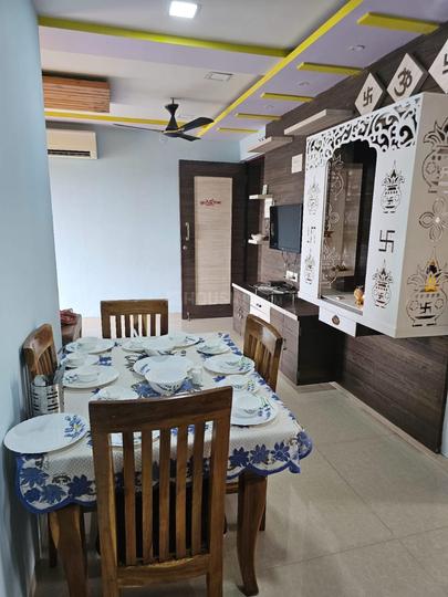 Shanti Green Palms Main Image 1