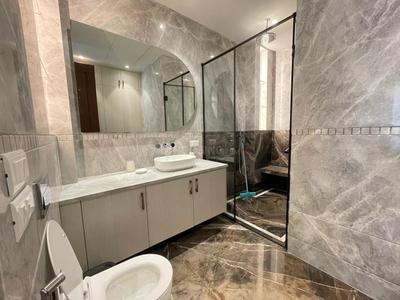 Bathroom Image of 4000 Sq.ft 4 BHK Independent House for rent in Vasant Vihar New Delhi for Rs. 650000