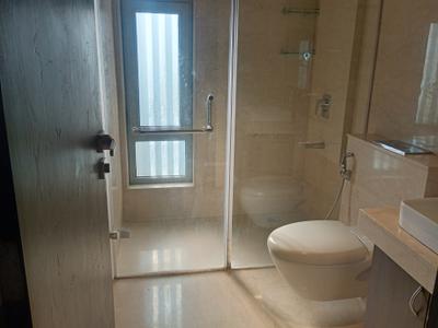 Image of 2654 Sq.ft 4 BHK Apartment / Flat for sale in Oberoi Esquire, Goregaon East, Mumbai for Rs. 152500000