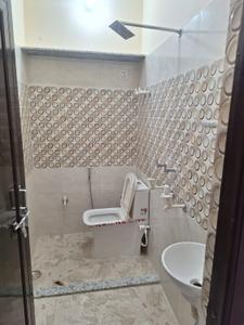 Bathroom Image of 1300 Sq.ft 2 BHK Builder Floor for rent in Krishna Nagar Kanpur for Rs. 14000