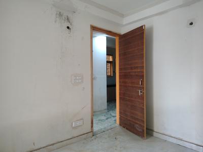 Bedroom Image of 650 Sq.ft 2 BHK Apartment / Flat for sale in Sangam Vihar New Delhi for Rs. 3200000