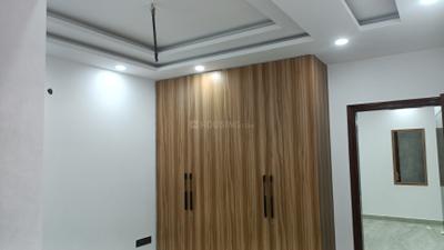 Bedroom Image of 1400 Sq.ft 4 BHK Builder Floor for sale in Pitampura New Delhi for Rs. 15000000