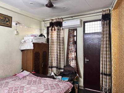 Bedroom Image of 650 Sq.ft 2 BHK Builder Floor for sale in Ramesh Nagar New Delhi for Rs. 5900000