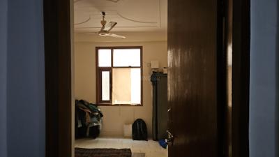 Bedroom Image of 600 Sq.ft 3 BHK Apartment / Flat for sale in Okhla New Delhi for Rs. 3700000