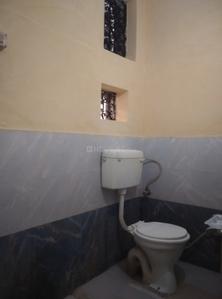 Bathroom Image of 500 Sq.ft 2 BHK Independent House for rent in Kela Nagar Aligarh for Rs. 5000