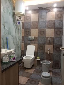 Bathroom Image of 1000 Sq.ft 2 BHK Builder Floor for rent in Swaraj Homes RWA Chittaranjan Park Block K, Chittaranjan Park New Delhi for Rs. 60000