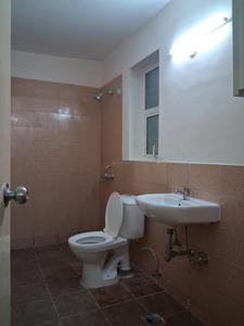 Common Bathroom Image of 953 Sq.ft 2 BHK Apartment / Flat for sale in Jaypee Aman, Aurangabad Noida for Rs. 7100000