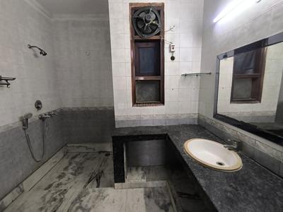 Bathroom Image of 4400 Sq.ft 3.5 BHK Builder Floor for rent in Sector 14 Faridabad for Rs. 45000