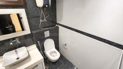 Bathroom Image of 2700 Sq.ft 3 BHK Independent House for rent in Safdarjung Development Area New Delhi for Rs. 190000