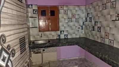 Kitchen Image of 900 Sq.ft 2 BHK Builder Floor for rent in Pahari Village Patna for Rs. 7000