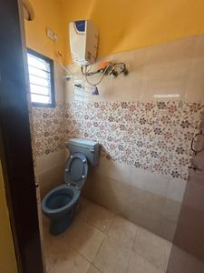 Bathroom Image of 1000 Sq.ft 2 BHK Apartment / Flat for rent in Thoraipakkam Chennai for Rs. 35000