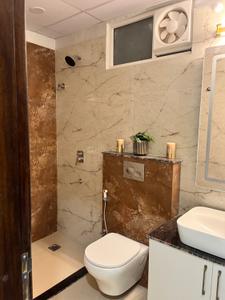 Bathroom Image of 1100 Sq.ft 2 BHK Apartment / Flat for sale in Lukarganj Allahabad for Rs. 10500000