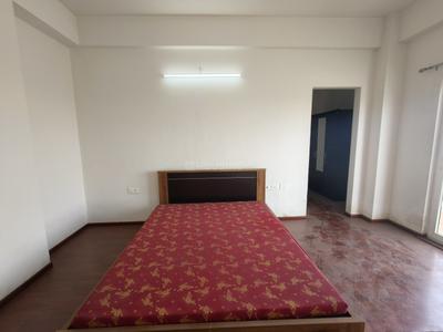 Bedroom Image of 2510 Sq.ft 3.5 BHK Apartment / Flat for rent in Adani Water Lily, Shantigram Ahmedabad for Rs. 60000
