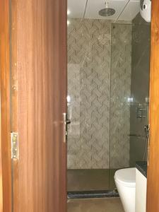 Common Bathroom Image of 1600 Sq.ft 3 BHK Builder Floor for rent in BPTP Astaire Garden Floors, Sector 70A Gurgaon for Rs. 52000