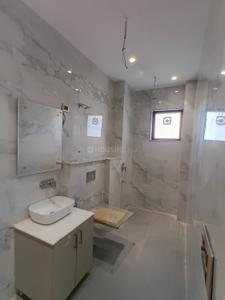 Image of 3000 Sq.ft 4 BHK Builder Floor for rent in Sector 72, Noida for Rs. 70000