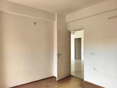 Bedroom Image of 970 Sq.ft 2 BHK Apartment / Flat for sale in Unitech Uniworld Gardens 2, Sector 47 Gurgaon for Rs. 13500000