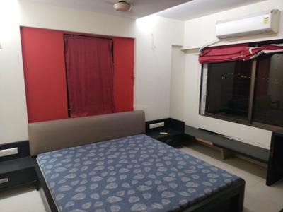 Bedroom Image of 800 Sq.ft 2 BHK Apartment / Flat for rent in Dosti Eastern Bay, Wadala Mumbai for Rs. 105000