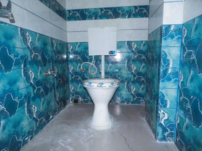 Bathroom Image of 750 Sq.ft 2 BHK Apartment / Flat for sale in Dum Dum Cantonment Kolkata for Rs. 2400000